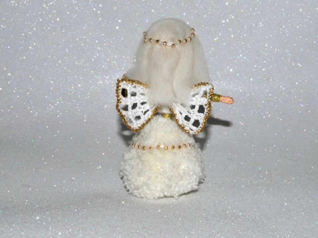 Arany-fehér angyalka/tündér - pom-baba -  - Meska.hu