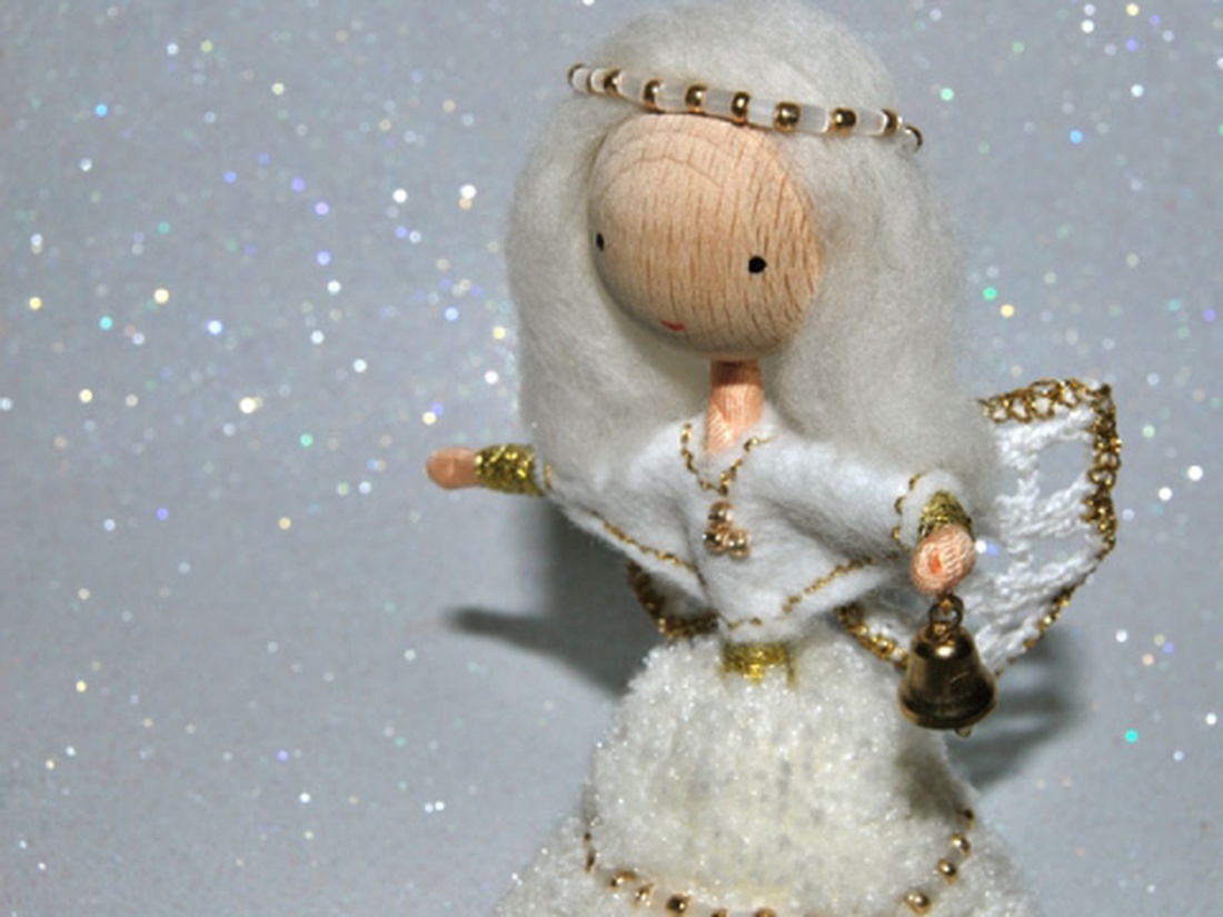 Arany-fehér angyalka/tündér - pom-baba -  - Meska.hu