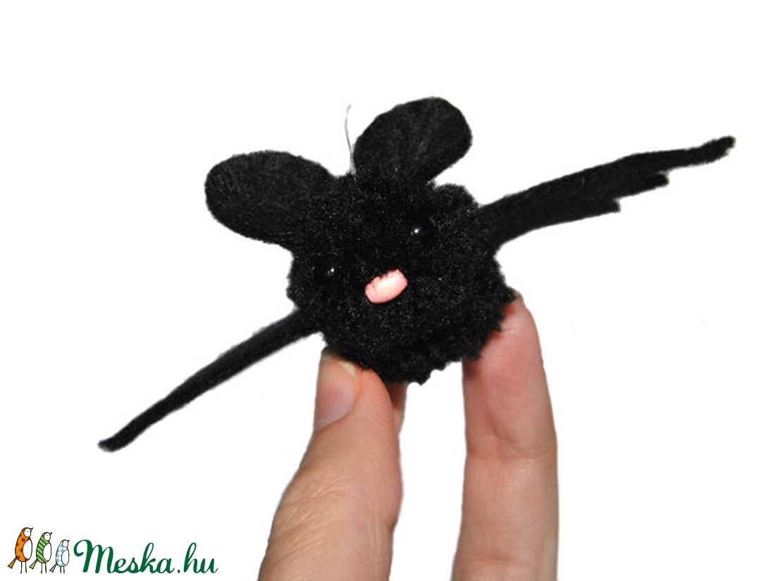 Kis fekete denevér -  - Meska.hu