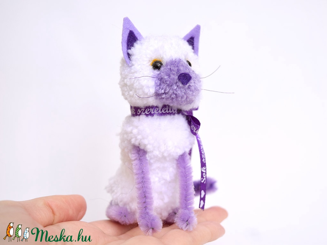 Orgona a lila-fehér kis cica - otthon & életmód - dekoráció - dísztárgy - Meska.hu