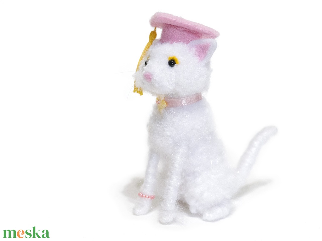 Miss Prof Dr Cica - Nárcisz - otthon & életmód - dekoráció - dísztárgy - Meska.hu Miss Prof Dr Cica - Nárcisz - otthon & életmód - dekoráció - dísztárgy - Meska.hu