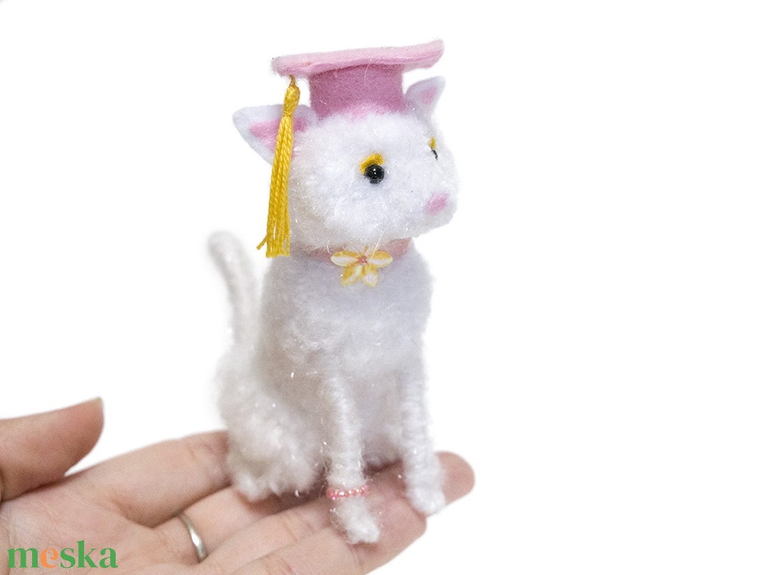 Miss Prof Dr Cica - Nárcisz - otthon & életmód - dekoráció - dísztárgy - Meska.hu Miss Prof Dr Cica - Nárcisz - otthon & életmód - dekoráció - dísztárgy - Meska.hu