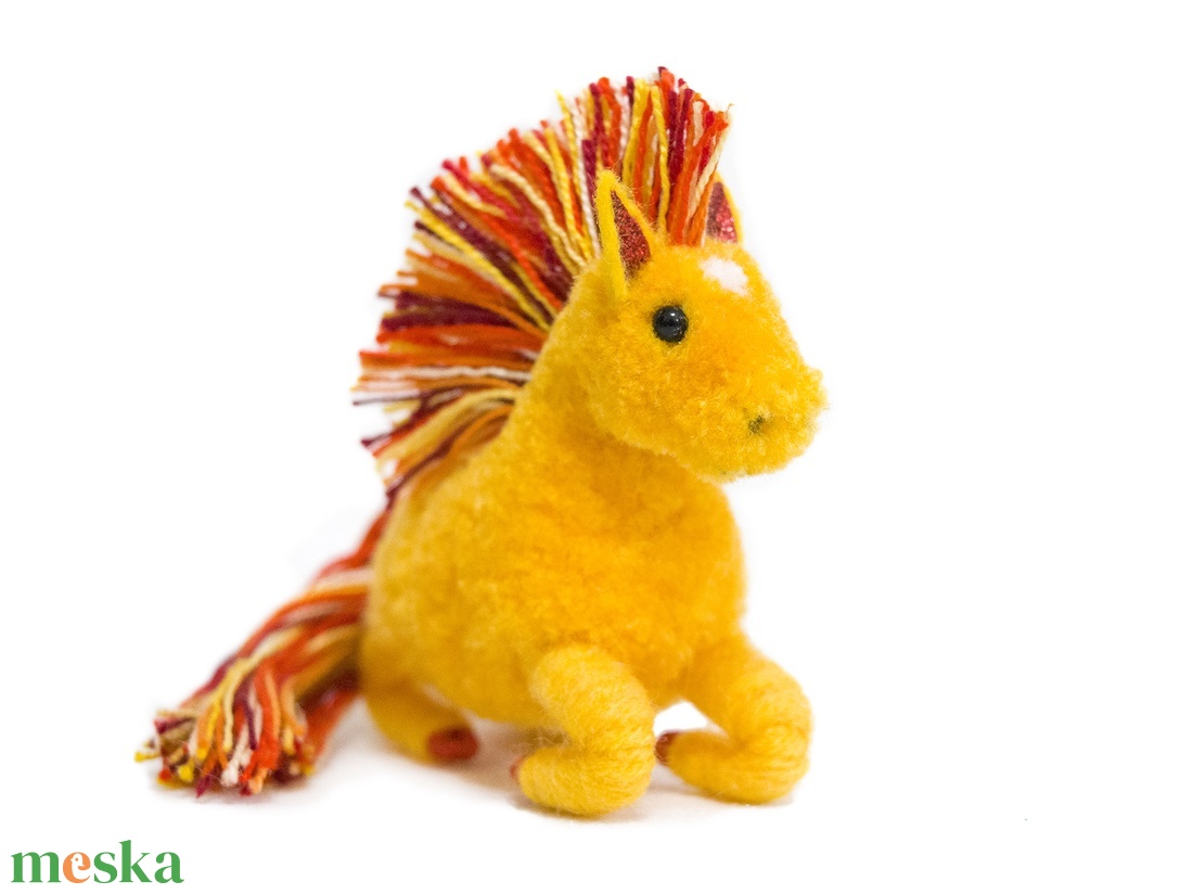 Tűzló pompon figura - otthon & életmód - dekoráció - dísztárgy - Meska.hu