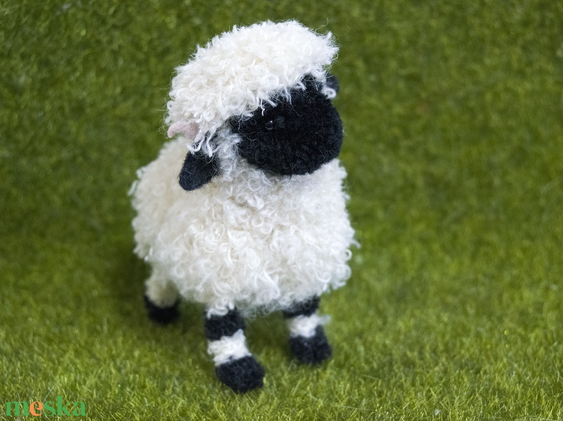 Wallisi feketeorrú juh - otthon & életmód - dekoráció - dísztárgy - Meska.hu