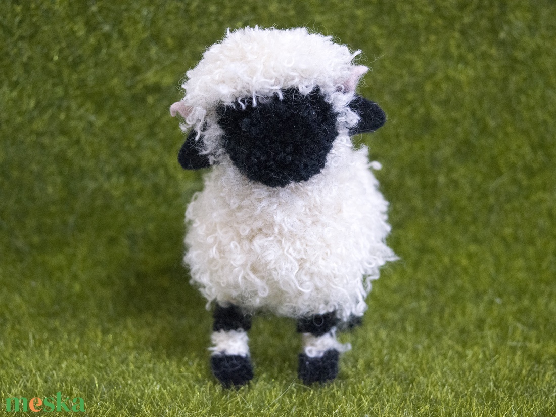 Wallisi feketeorrú juh - otthon & életmód - dekoráció - dísztárgy - Meska.hu
