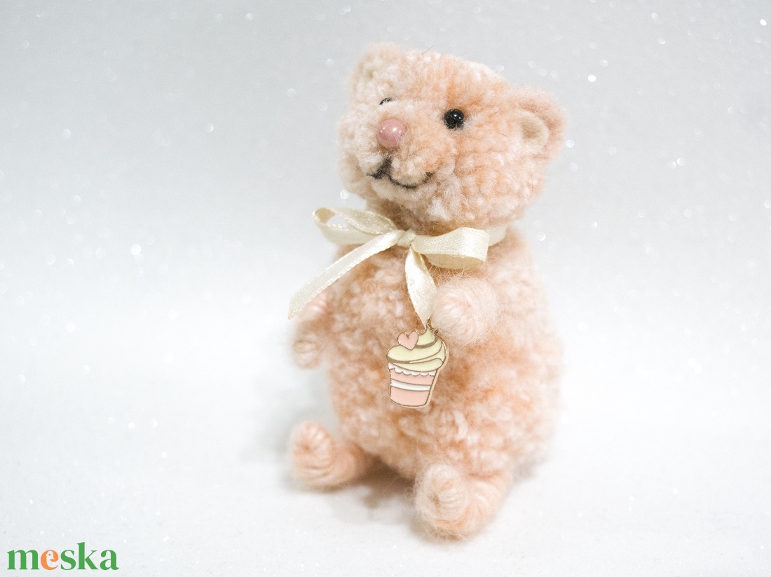 Pom - Teddy maci - Süti - otthon & életmód - dekoráció - dekoratív figurák és szobrok - Meska.hu