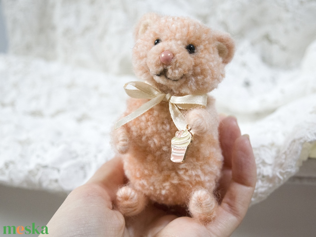 Pom - Teddy maci - Süti - otthon & életmód - dekoráció - dekoratív figurák és szobrok - Meska.hu