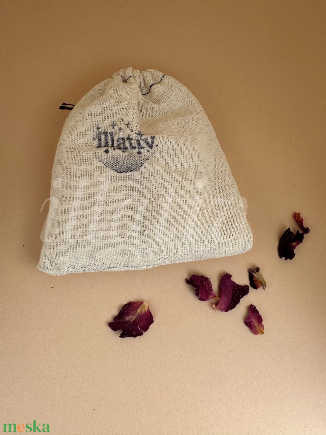 Titkos elegancia - Parfümolajos textil és autó illatosító zsák - otthon & életmód - gyertya, illat, aroma - illatzsák - Meska.hu Titkos elegancia - Parfümolajos textil és autó illatosító zsák - otthon & életmód - gyertya, illat, aroma - illatzsák - Meska.hu