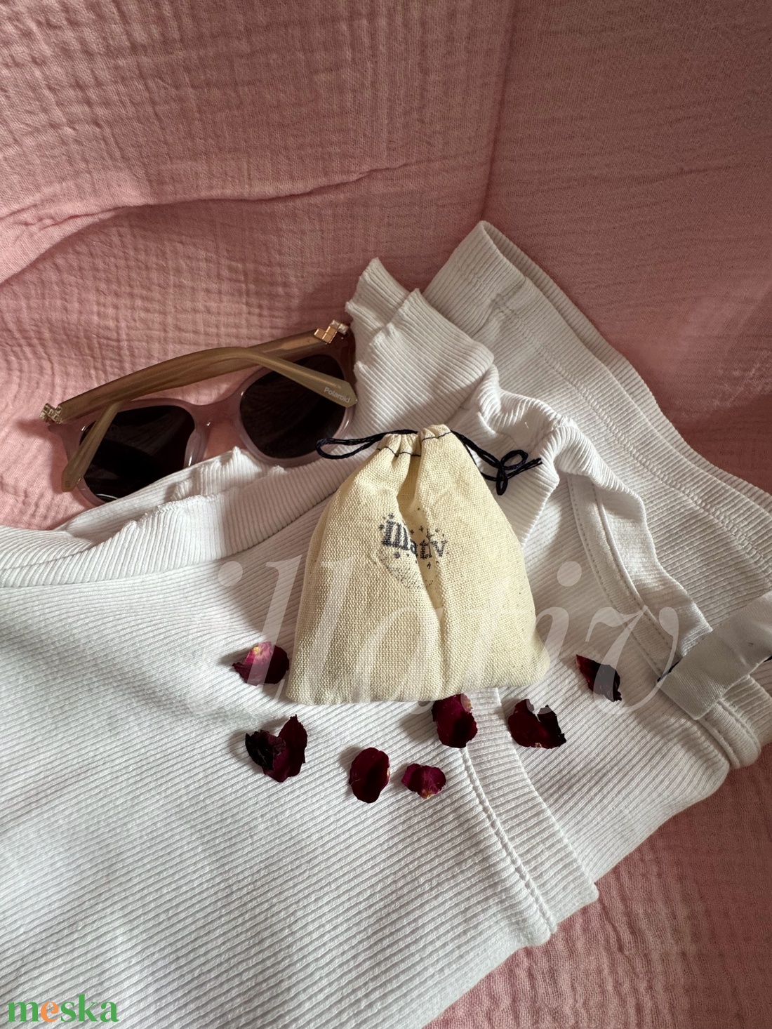 Titkos elegancia - Parfümolajos textil és autó illatosító zsák - otthon & életmód - gyertya, illat, aroma - illatzsák - Meska.hu Titkos elegancia - Parfümolajos textil és autó illatosító zsák - otthon & életmód - gyertya, illat, aroma - illatzsák - Meska.hu