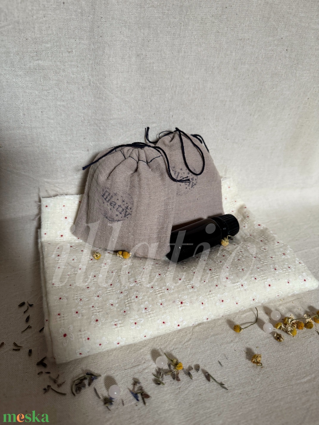 Pamutgéz gyógynövényes zsák ásvánnyal - otthon & életmód - gyertya, illat, aroma - illatzsák - Meska.hu Pamutgéz gyógynövényes zsák ásvánnyal - otthon & életmód - gyertya, illat, aroma - illatzsák - Meska.hu