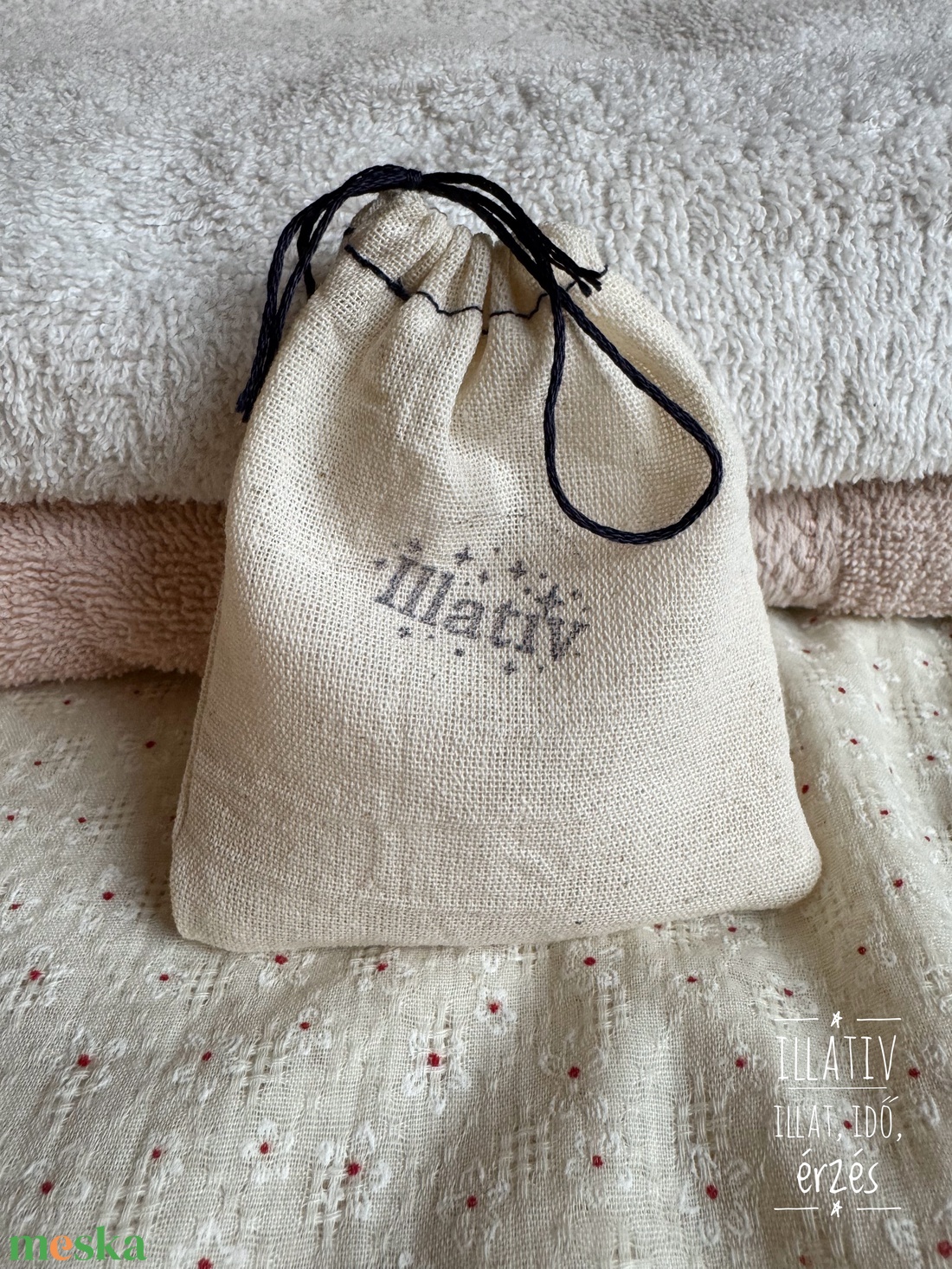 Tiszta ölelés- parfümolajos illatosító zsák ruhákhoz és autóba - otthon & életmód - gyertya, illat, aroma - illatzsák - Meska.hu Tiszta ölelés- parfümolajos illatosító zsák ruhákhoz és autóba - otthon & életmód - gyertya, illat, aroma - illatzsák - Meska.hu