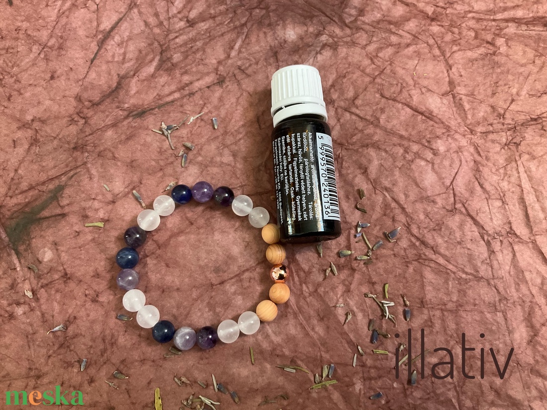 Ásványkarkötő illatosítható fa gyönggyel - Álmodó  - ékszer - karkötő - ásványkarkötő - Meska.hu