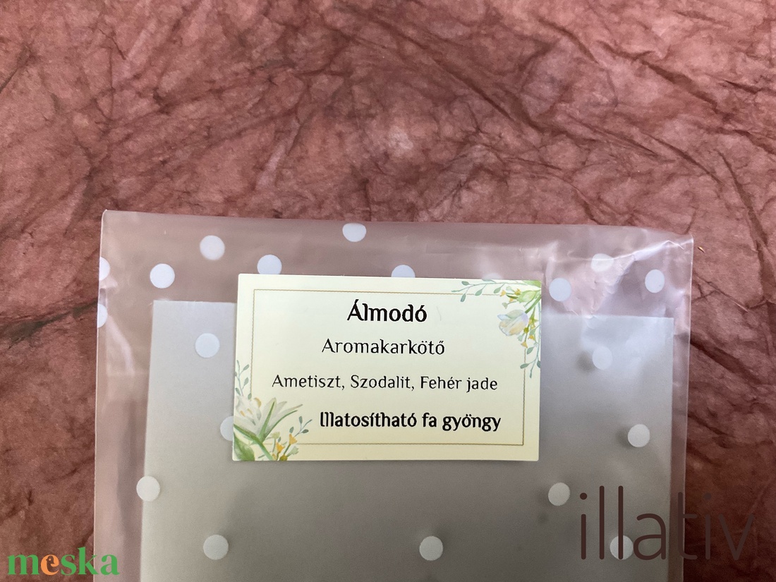 Ásványkarkötő illatosítható fa gyönggyel - Álmodó  - ékszer - karkötő - ásványkarkötő - Meska.hu