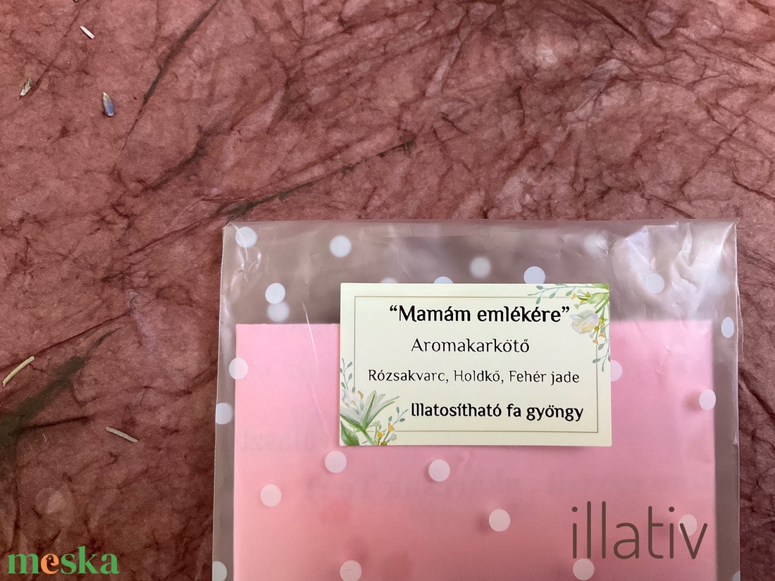 Ásványkarkötő illatosítható fa gyönggyel -�  Emlékőr - ékszer - karkötő - ásványkarkötő - Meska.hu