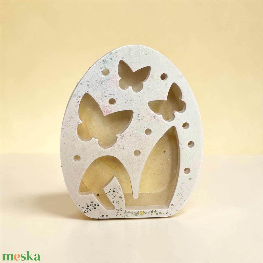 Mesefény tojás - pillangós éjjeli fény mesekártyával  - ünnepi díszek, dekorációk - húsvéti díszek és dekorációk - húsvéti tojás, hímestojás - Meska.hu