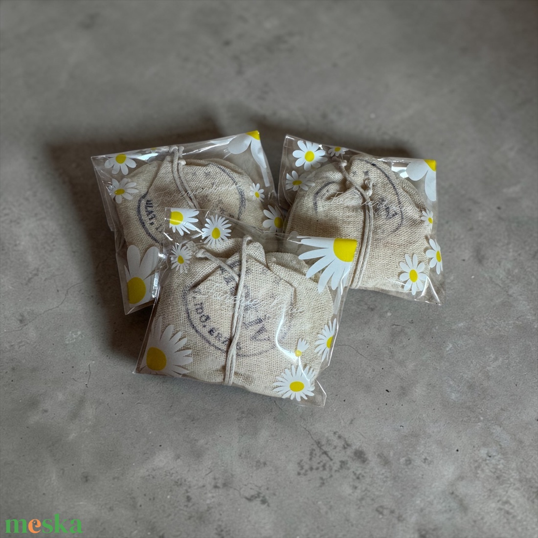 Autós illatválogatás - 3 illat, 3 hangulat - otthon & életmód - autó - autós illatosító - Meska.hu