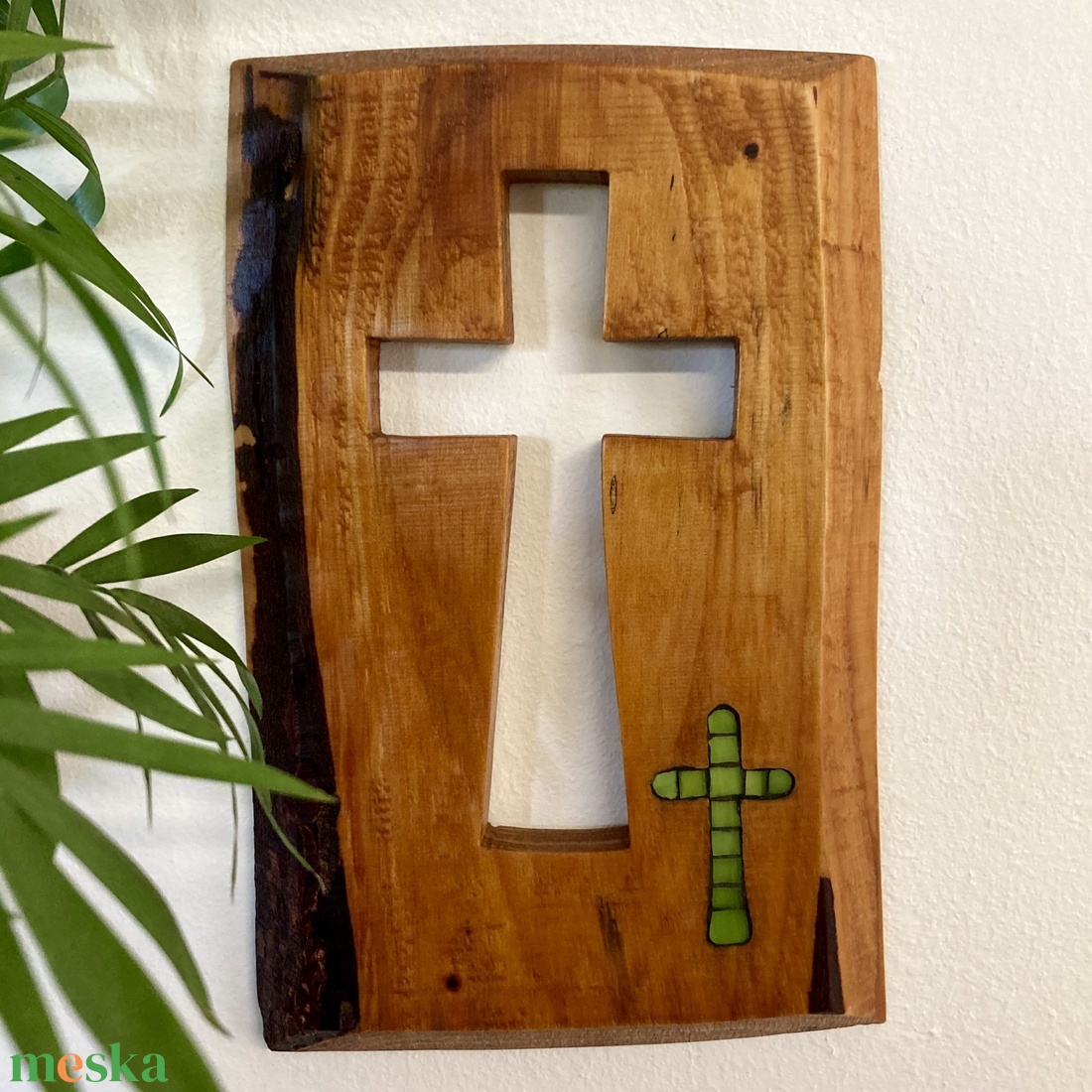 Fa kereszt - falikereszt zöld üvegmozaik berakással - otthon & életmód - vallás - kereszt - Meska.hu Fa kereszt - falikereszt zöld üvegmozaik berakással - otthon & életmód - vallás - kereszt - Meska.hu