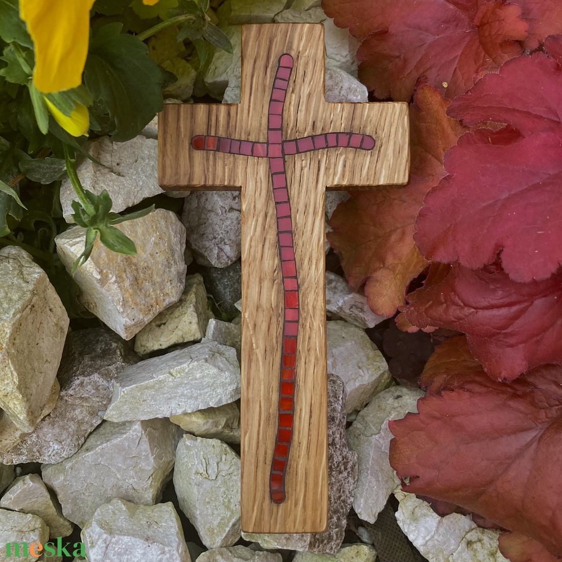 Fa kereszt, falikereszt - piros üvegmozaik berakással, tölgyfa, 21 cm - otthon & életmód - vallás - kereszt - Meska.hu Fa kereszt, falikereszt - piros üvegmozaik berakással, tölgyfa, 21 cm - otthon & életmód - vallás - kereszt - Meska.hu