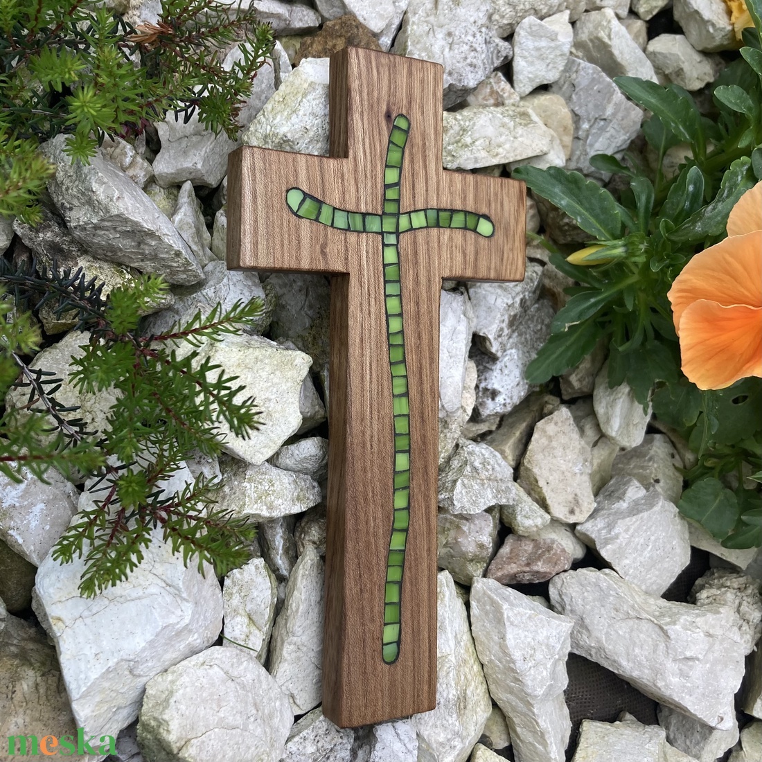 Fa kereszt, falikereszt - zöld üvegmozaik berakással, szilfa, 21 cm - otthon & életmód - vallás - kereszt - Meska.hu Fa kereszt, falikereszt - zöld üvegmozaik berakással, szilfa, 21 cm - otthon & életmód - vallás - kereszt - Meska.hu