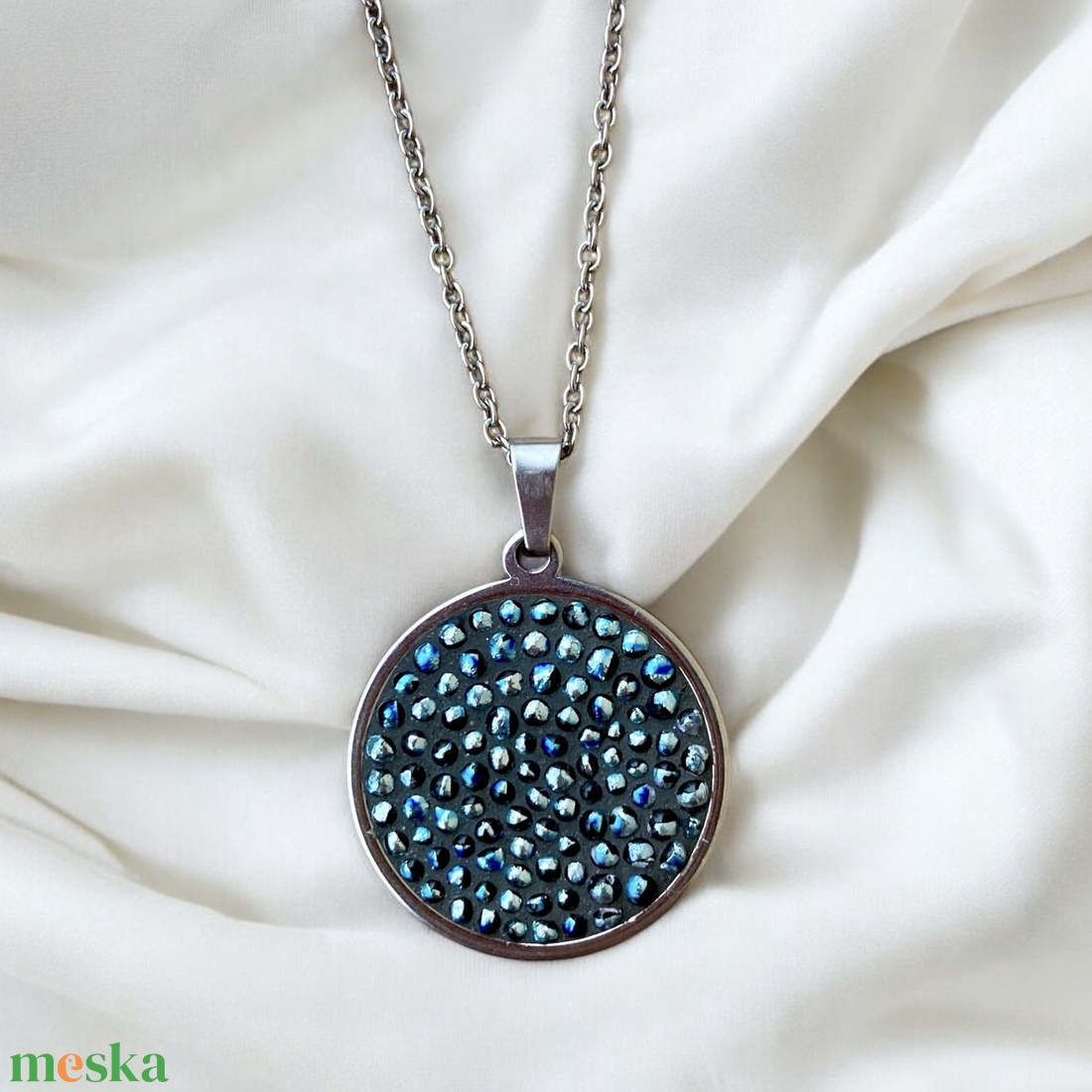 Ezüst-kék csillámló mikromozaik nyaklánc nemesacéllal - mozaik design ékszer, Dichroic üveg - ékszer - nyaklánc - medálos nyaklánc - Meska.hu Ezüst-kék csillámló mikromozaik nyaklánc nemesacéllal - mozaik design ékszer, Dichroic üveg - ékszer - nyaklánc - medálos nyaklánc - Meska.hu