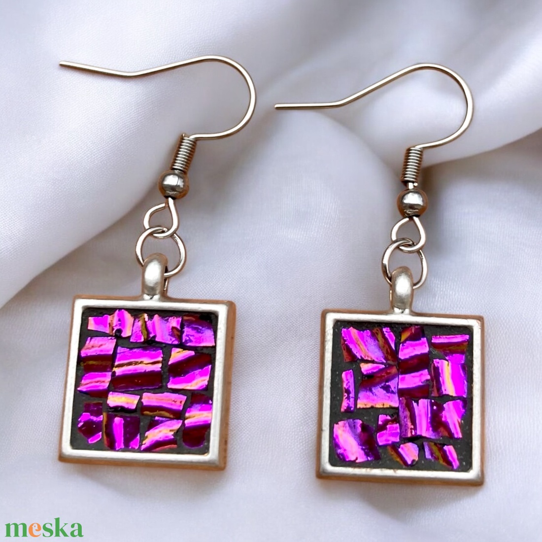 Fénylő színváltós pink mozaik fülbevaló vagy ékszerszett - Dichroic üveggel, nemesacél szerelékekkel - ékszer - ékszerszett - Meska.hu