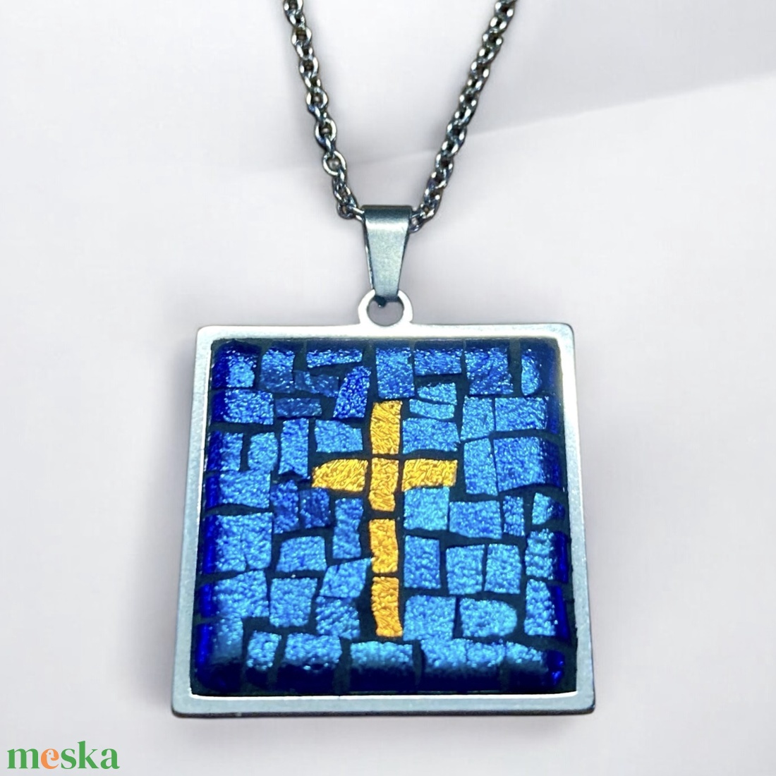 Kereszt mikromozaik nyaklánc nemesacéllal, Dichroic üveggel - színváltós türkiz, arany - ékszer - nyaklánc - medálos nyaklánc - Meska.hu Kereszt mikromozaik nyaklánc nemesacéllal, Dichroic üveggel - színváltós türkiz, arany - ékszer - nyaklánc - medálos nyaklánc - Meska.hu