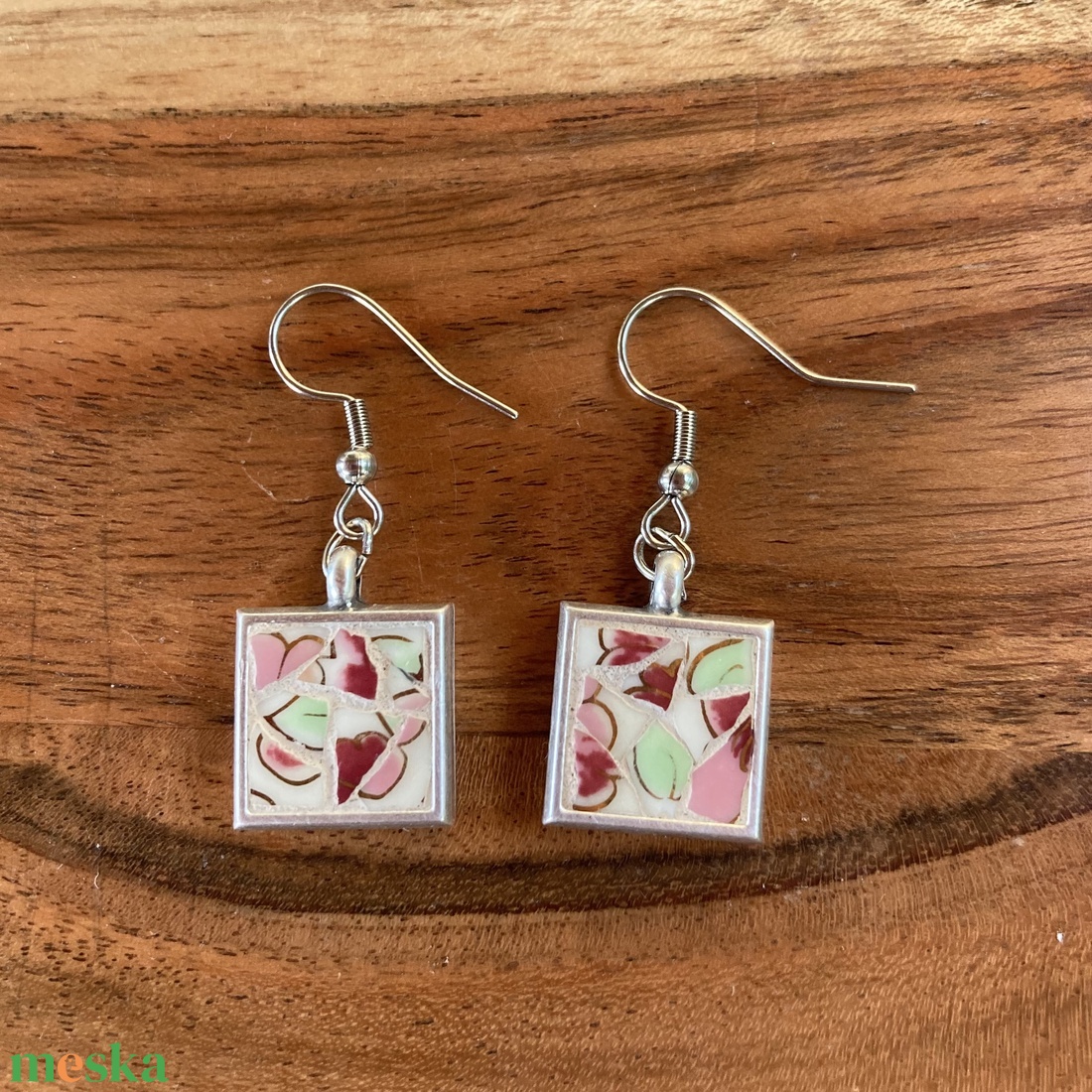 Zsolnay mentett darabok - mozaik fülbevaló - négyzetes, nemesacél akasztóval - ékszer - fülbevaló - lógó fülbevaló - Meska.hu
