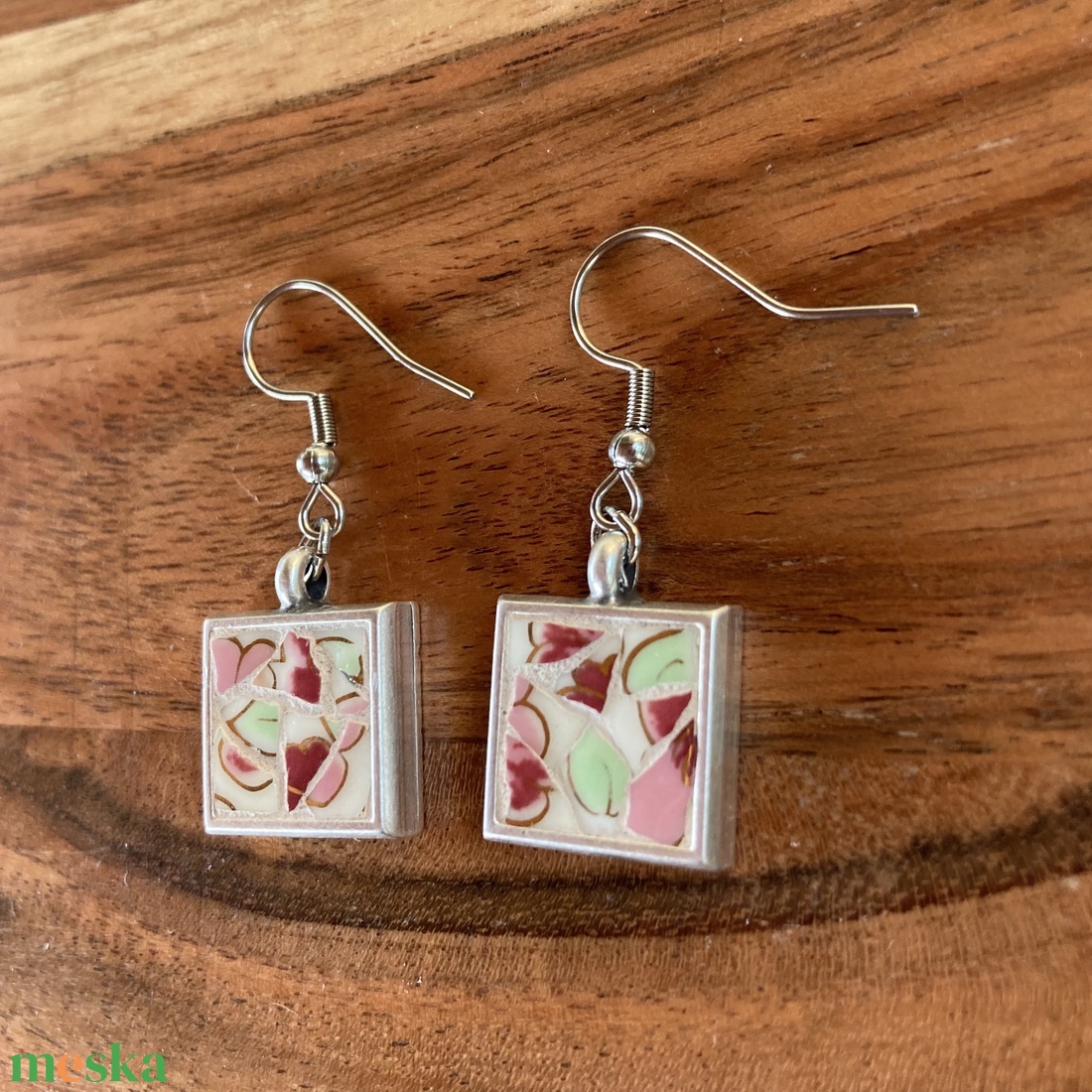 Zsolnay mentett darabok - mozaik fülbevaló - négyzetes, nemesacél akasztóval - ékszer - fülbevaló - lógó fülbevaló - Meska.hu