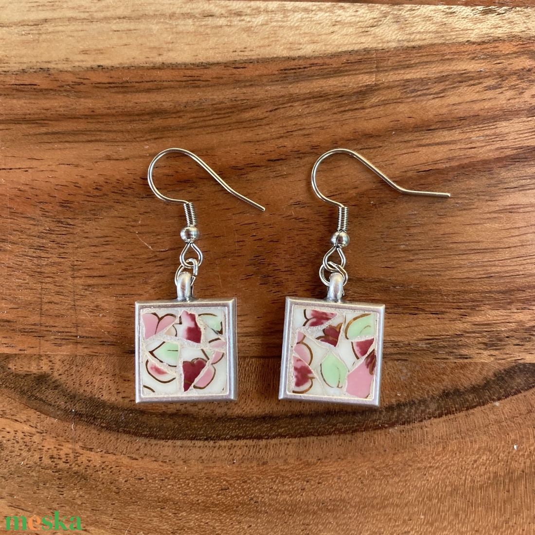 Zsolnay mentett darabok - mozaik fülbevaló - négyzetes, nemesacél akasztóval - ékszer - fülbevaló - lógó fülbevaló - Meska.hu