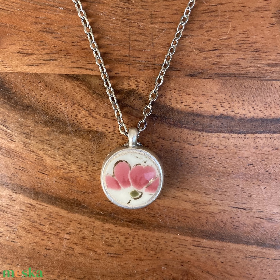 Zsolnay mentett darabok - porcelán nyaklánc - pici medál nemesacél lánccal - ékszer - nyaklánc - medálos nyaklánc - Meska.hu Zsolnay mentett darabok - porcelán nyaklánc - pici medál nemesacél lánccal - ékszer - nyaklánc - medálos nyaklánc - Meska.hu