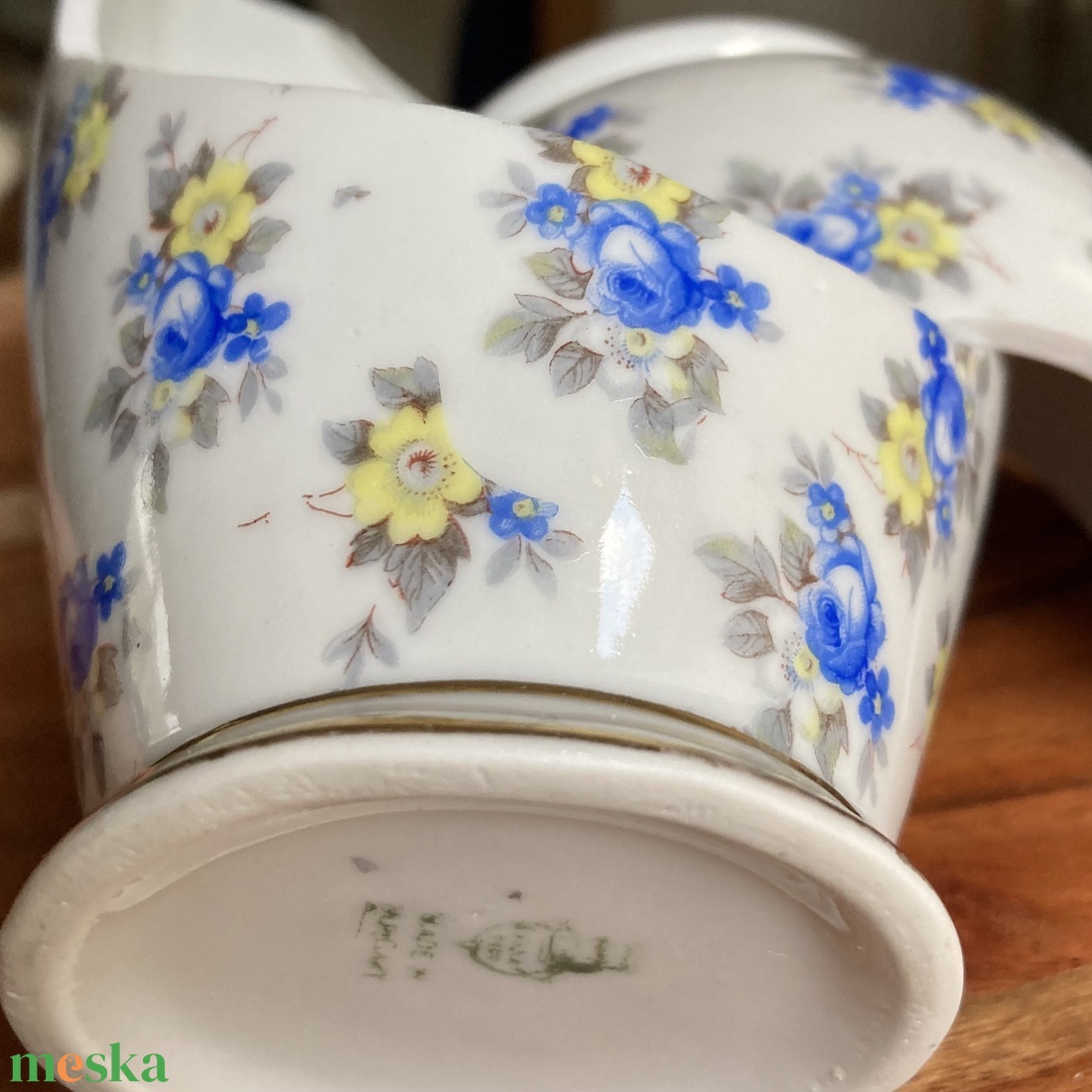 Zsolnay mentett darabok - porcelán gyűrű - kék, sárga virágos, állítható - ékszer - gyűrű - statement gyűrű - Meska.hu Zsolnay mentett darabok - porcelán gyűrű - kék, sárga virágos, állítható - ékszer - gyűrű - statement gyűrű - Meska.hu