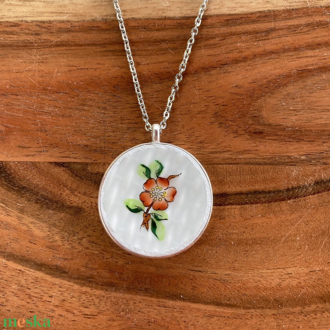 Herendi mentett darabok - porcelán nyaklánc - virágos medál nemesacél lánccal - ékszer - nyaklánc - medálos nyaklánc - Meska.hu Herendi mentett darabok - porcelán nyaklánc - virágos medál nemesacél lánccal - ékszer - nyaklánc - medálos nyaklánc - Meska.hu