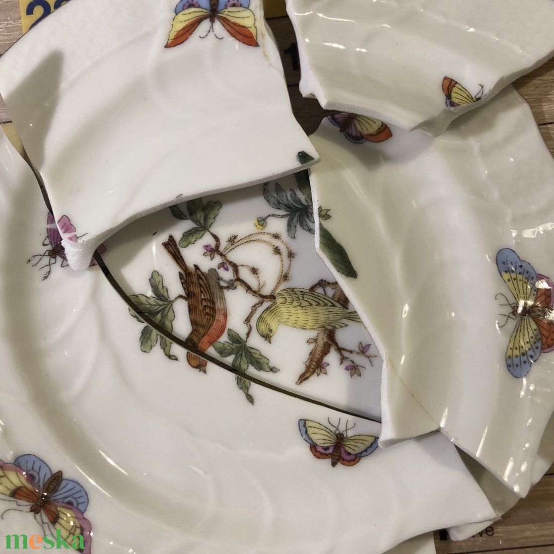 Herendi mentett darabok - porcelán nyaklánc - lepkés medál nemesacél lánccal - ékszer - nyaklánc - medálos nyaklánc - Meska.hu Herendi mentett darabok - porcelán nyaklánc - lepkés medál nemesacél lánccal - ékszer - nyaklánc - medálos nyaklánc - Meska.hu