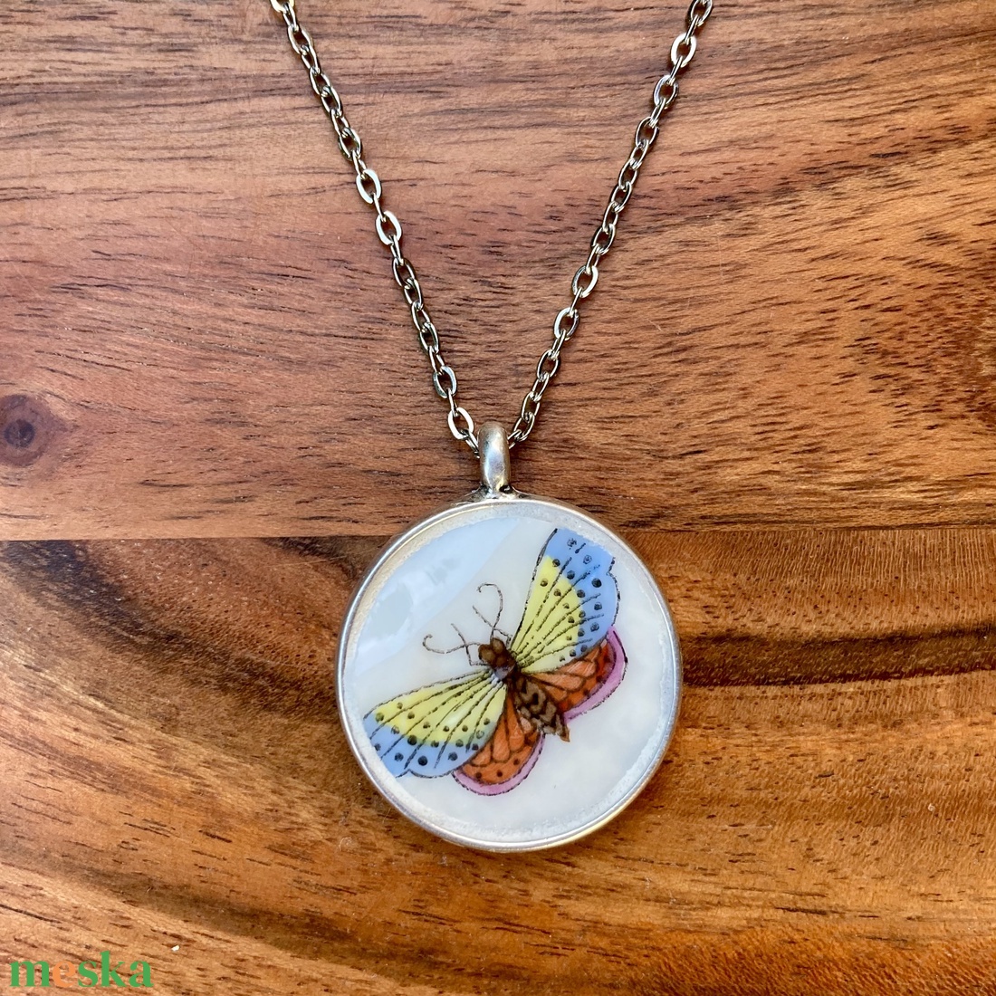 Herendi mentett darabok - porcelán nyaklánc - lepkés medál nemesacél lánccal - ékszer - nyaklánc - medálos nyaklánc - Meska.hu Herendi mentett darabok - porcelán nyaklánc - lepkés medál nemesacél lánccal - ékszer - nyaklánc - medálos nyaklánc - Meska.hu