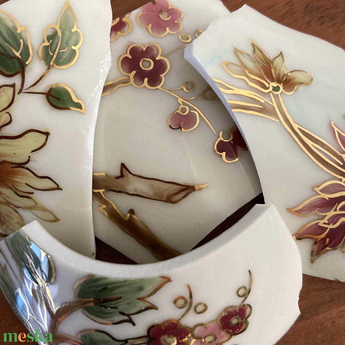 Zsolnay mentett darabok - virágos porcelán nyaklánc - pici medál nemesacél lánccal - ékszer - nyaklánc - medálos nyaklánc - Meska.hu Zsolnay mentett darabok - virágos porcelán nyaklánc - pici medál nemesacél lánccal - ékszer - nyaklánc - medálos nyaklánc - Meska.hu