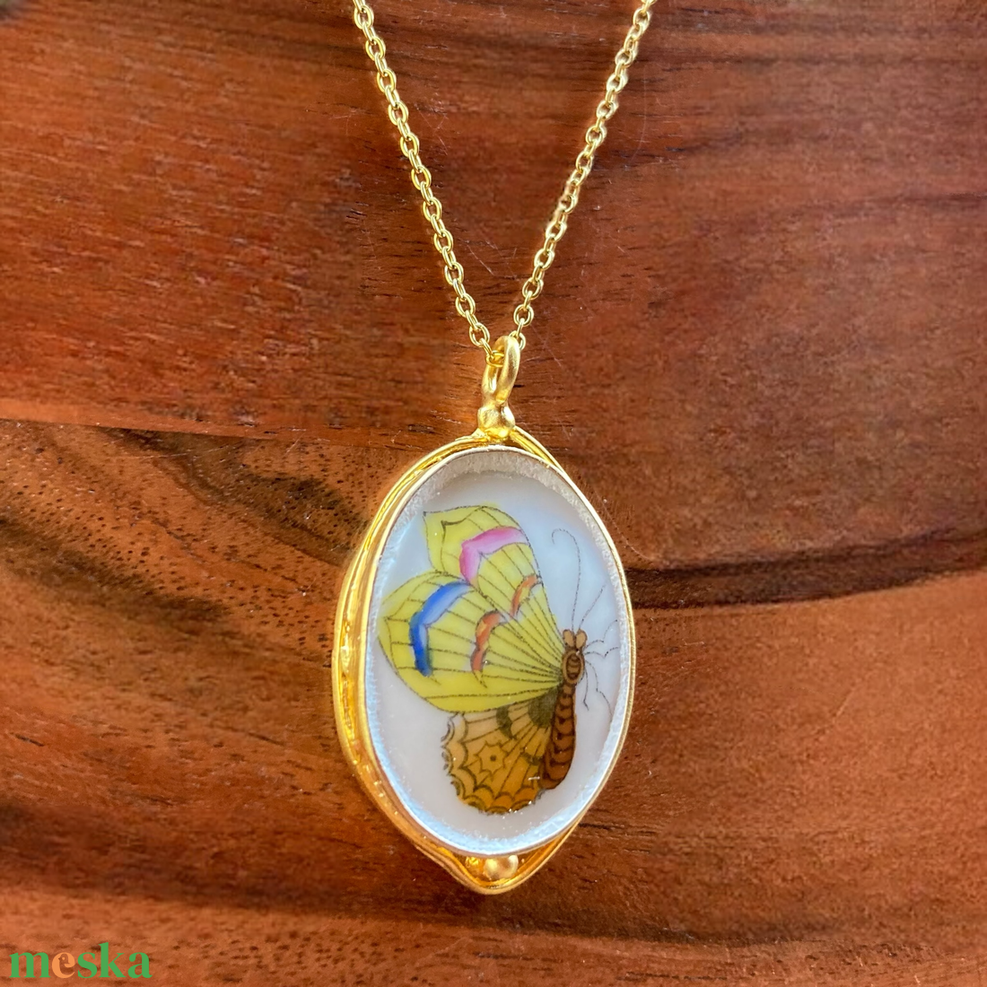 Aranyozott medál - Herendi mentett darabok - pillangós medál vagy nyaklánc - ékszer - nyaklánc - medálos nyaklánc - Meska.hu