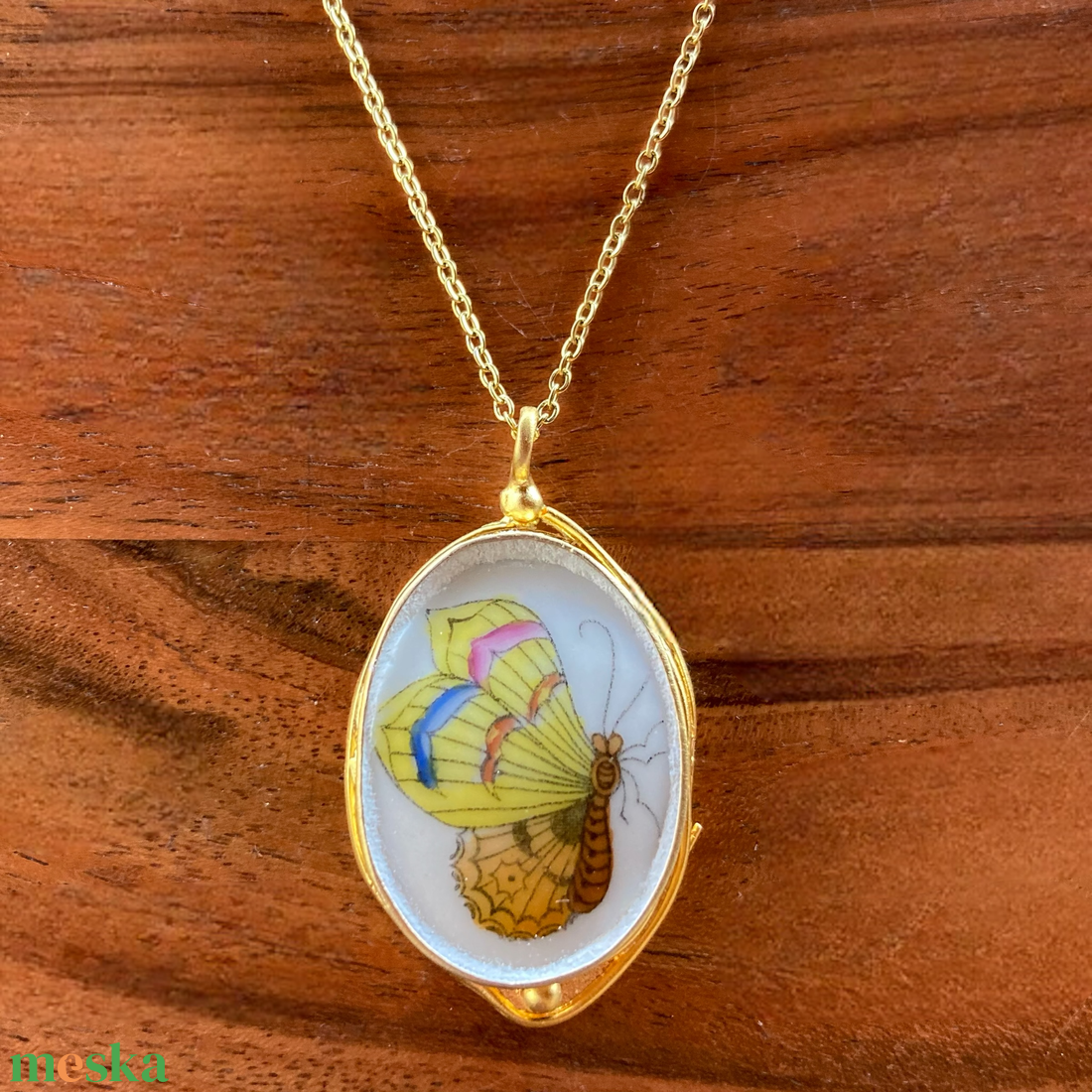 Aranyozott medál - Herendi mentett darabok - pillangós medál vagy nyaklánc - ékszer - nyaklánc - medálos nyaklánc - Meska.hu