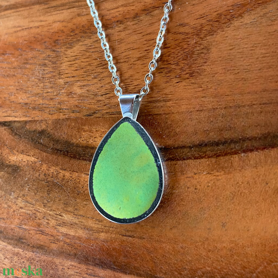 Eozinos mentett Zsolnay darabok - porcelán nyaklánc, nemesacél csepp medálos - ékszer - nyaklánc - medálos nyaklánc - Meska.hu Eozinos mentett Zsolnay darabok - porcelán nyaklánc, nemesacél csepp medálos - ékszer - nyaklánc - medálos nyaklánc - Meska.hu