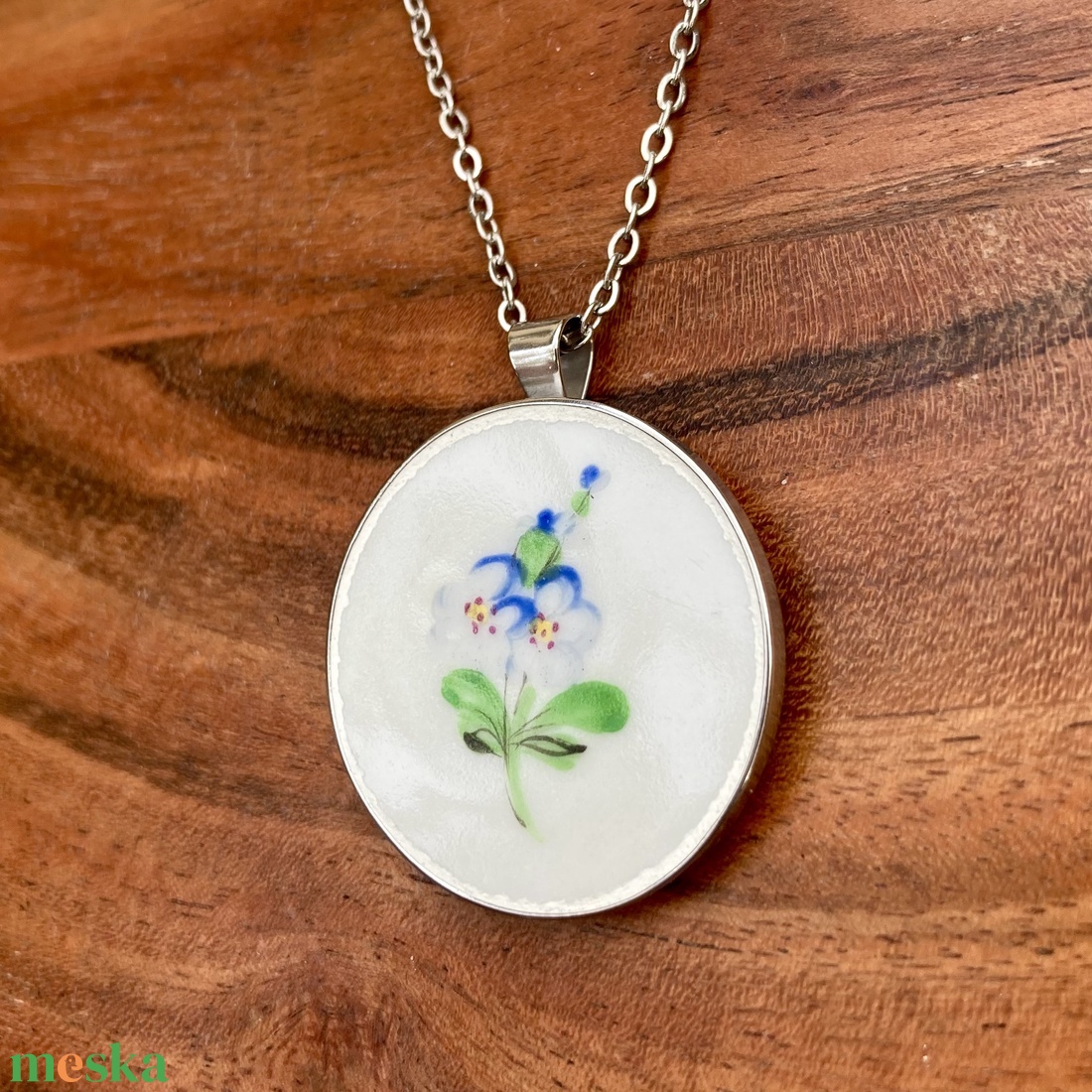 Herendi mentett darabok - nemesacél nyaklánc nefelejcses porcelánnal, nagy medál - ékszer - nyaklánc - medálos nyaklánc - Meska.hu Herendi mentett darabok - nemesacél nyaklánc nefelejcses porcelánnal, nagy medál - ékszer - nyaklánc - medálos nyaklánc - Meska.hu