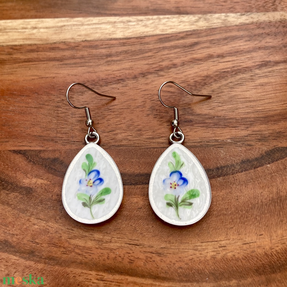 Herendi mentett darabok - porcelán fülbevaló - nemesacél csepp forma, nefelejcs - ékszer - fülbevaló - lógó fülbevaló - Meska.hu Herendi mentett darabok - porcelán fülbevaló - nemesacél csepp forma, nefelejcs - ékszer - fülbevaló - lógó fülbevaló - Meska.hu