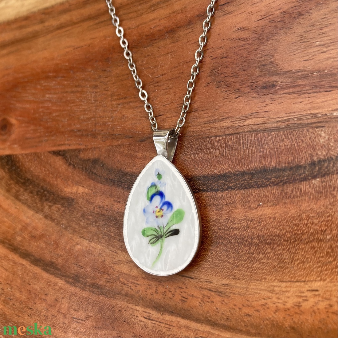 Herendi mentett darabok - porcelán nyaklánc - nemesacél csepp medálos nyaklánc, nefelejcs - ékszer - nyaklánc - medálos nyaklánc - Meska.hu Herendi mentett darabok - porcelán nyaklánc - nemesacél csepp medálos nyaklánc, nefelejcs - ékszer - nyaklánc - medálos nyaklánc - Meska.hu