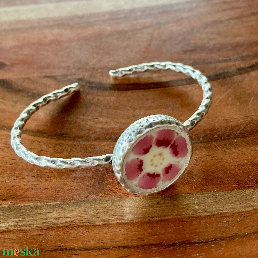 Zsolnay mentett darabok - virágos porcelán karperec - állítható - ékszer - karkötő - karkötő medállal - Meska.hu