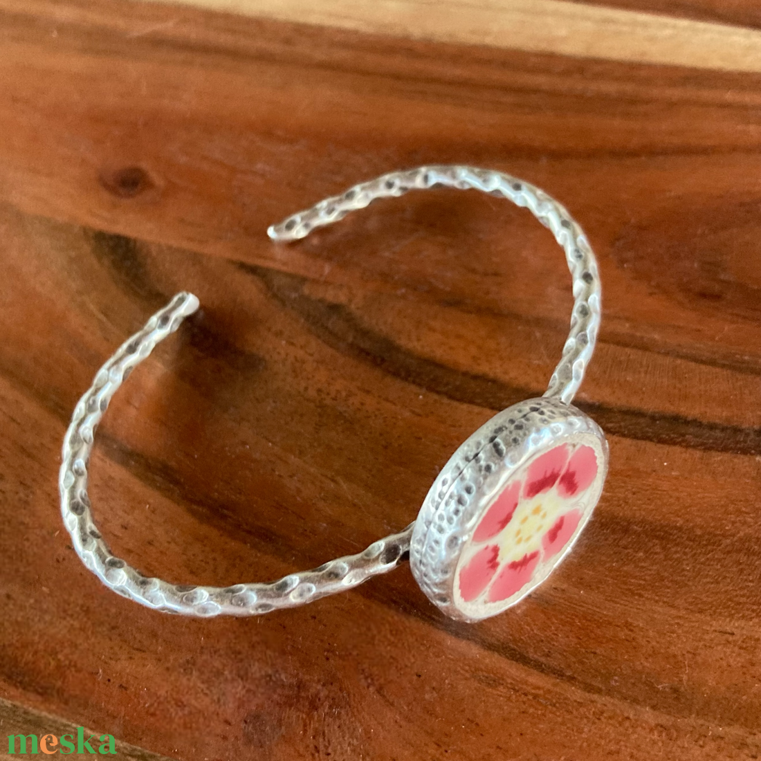 Zsolnay mentett darabok - virágos porcelán karperec - állítható - ékszer - karkötő - karkötő medállal - Meska.hu