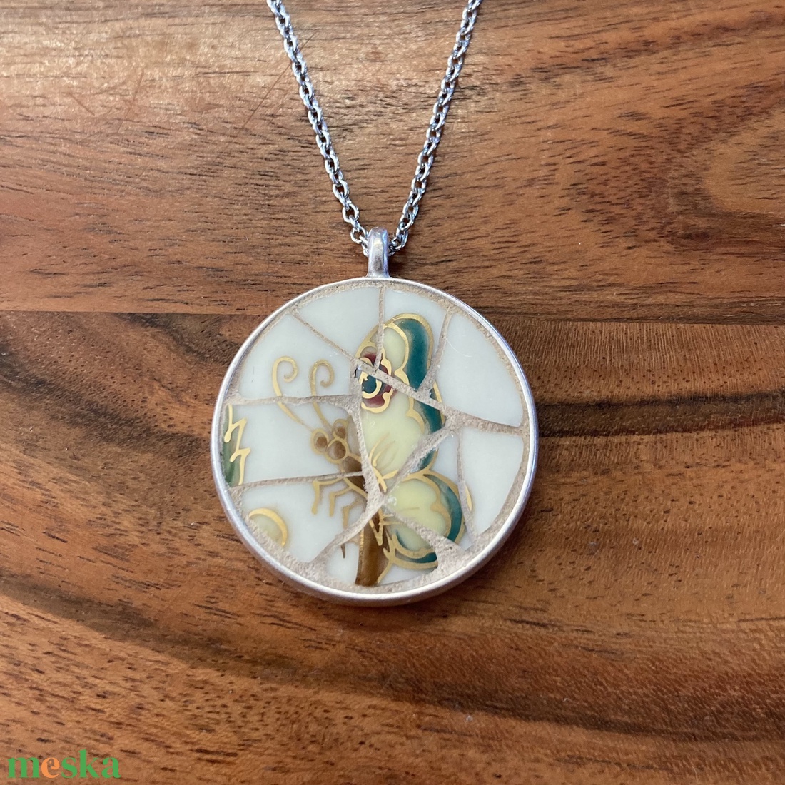 Zsolnay mentett darabok - mozaik nyaklánc - lepkés medál nemesacél lánccal - ékszer - nyaklánc - medálos nyaklánc - Meska.hu