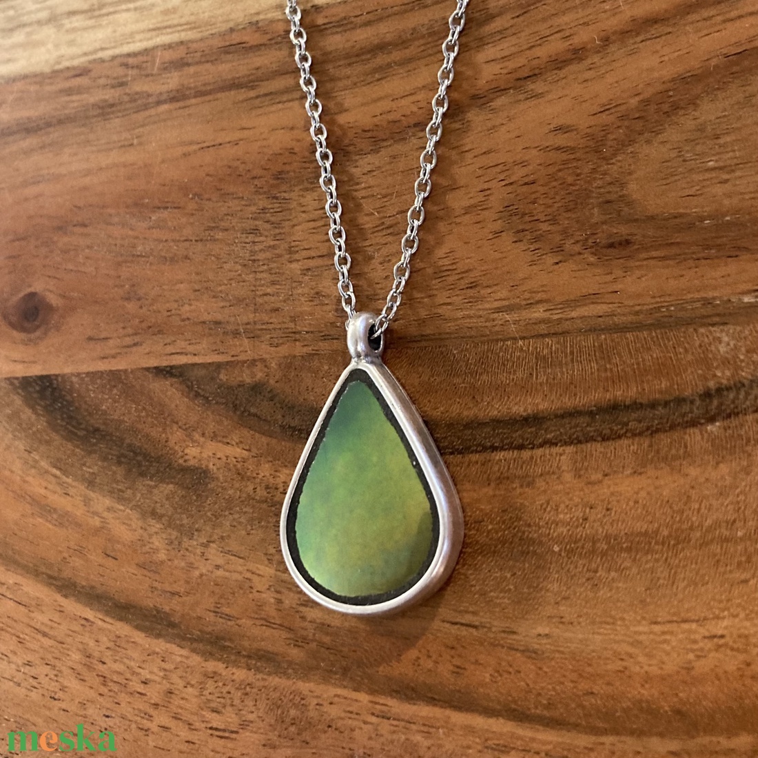 Eozinos Zsolnay mentett darabok - porcelán nyaklánc - csepp medál nemesacél lánccal, eozin mázas - ékszer - nyaklánc - medálos nyaklánc - Meska.hu