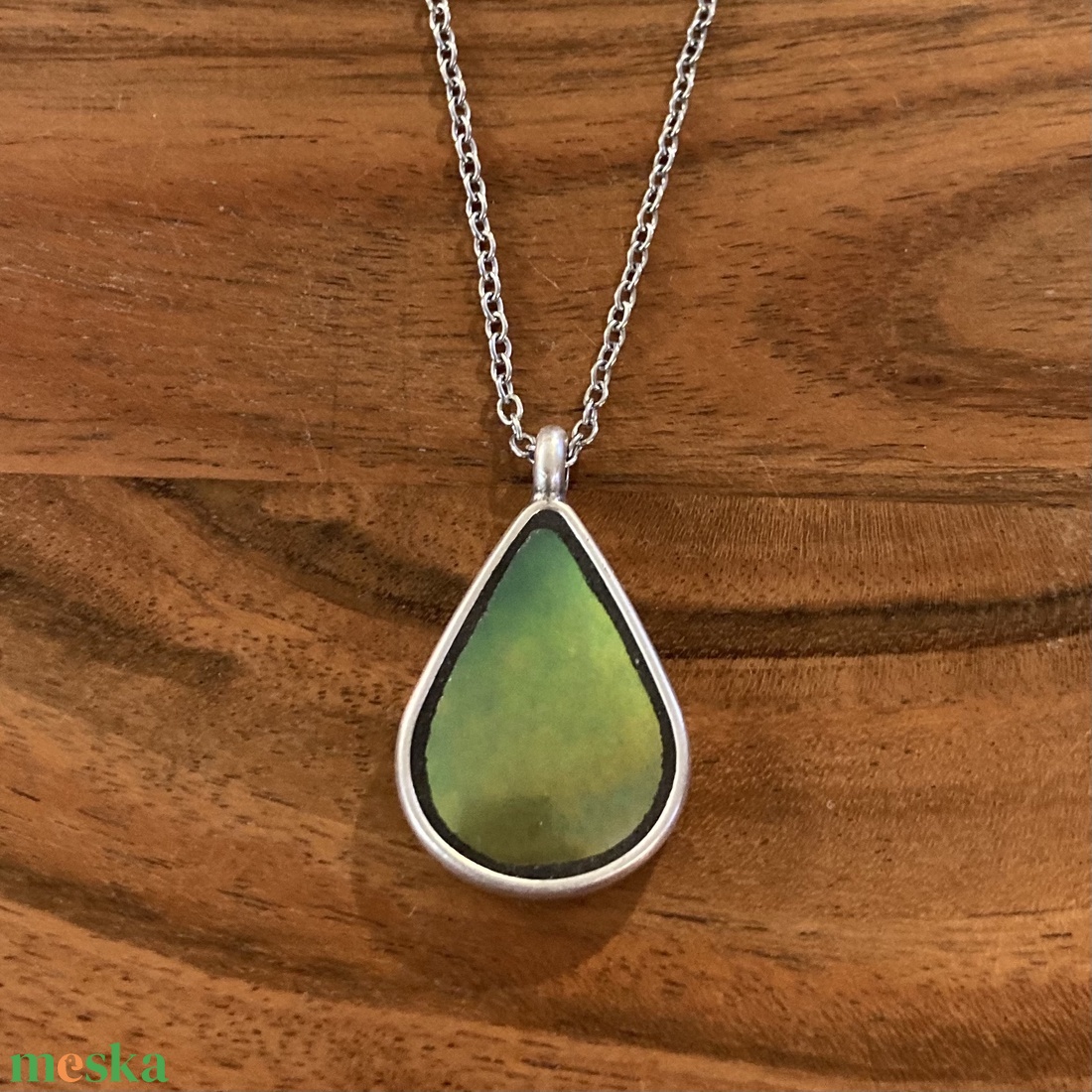 Eozinos Zsolnay mentett darabok - porcelán nyaklánc - csepp medál nemesacél lánccal, eozin mázas - ékszer - nyaklánc - medálos nyaklánc - Meska.hu