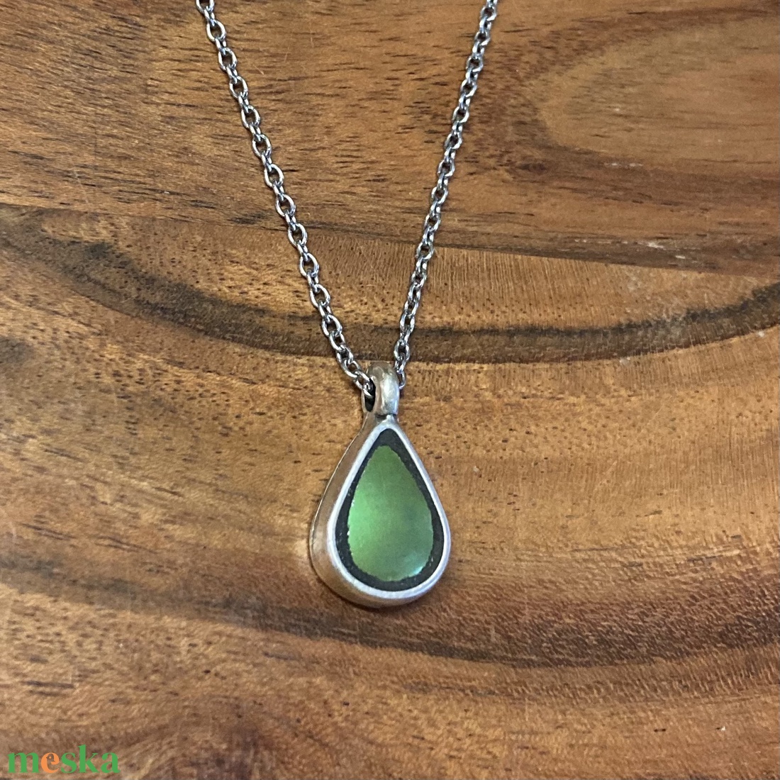 Eozinos Zsolnay mentett darabok - porcelán nyaklánc - pici csepp medál nemesacél lánccal, eozin mázas - ékszer - nyaklánc - medálos nyaklánc - Meska.hu