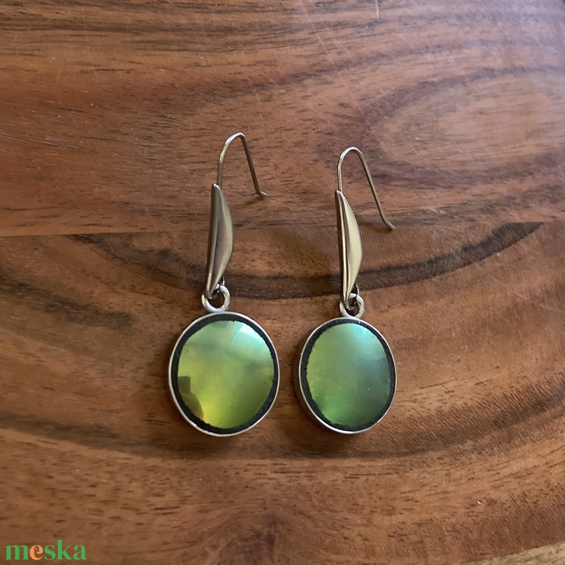 Eozinos Zsolnay mentett darabok - porcelán fülbevaló - nemesacél lógós, eozin mázas - ékszer - fülbevaló - lógó fülbevaló - Meska.hu