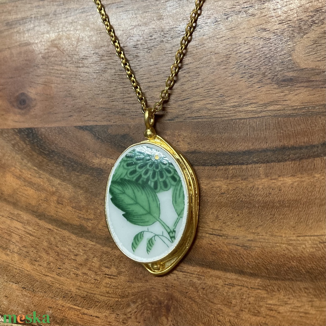 Aranyozott medál - Herendi mentett darabok - medál vagy nyaklánc - ékszer - nyaklánc - medálos nyaklánc - Meska.hu