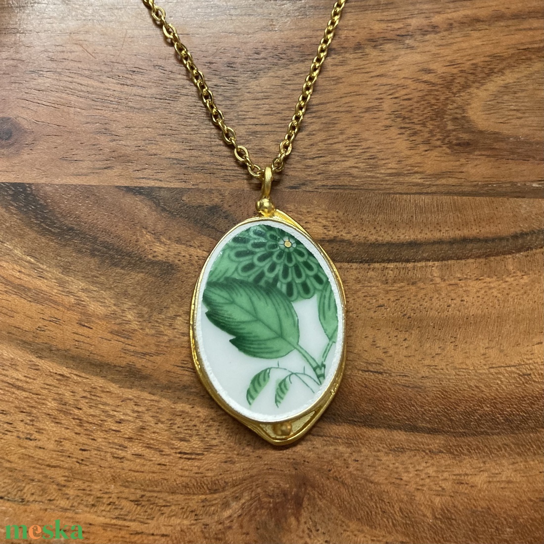 Aranyozott medál - Herendi mentett darabok - medál vagy nyaklánc - ékszer - nyaklánc - medálos nyaklánc - Meska.hu
